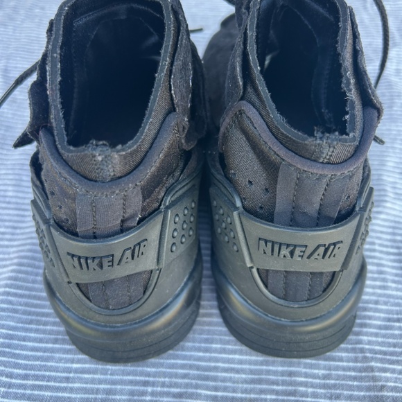 Nike Air Mowabb - Picture 2 of 2